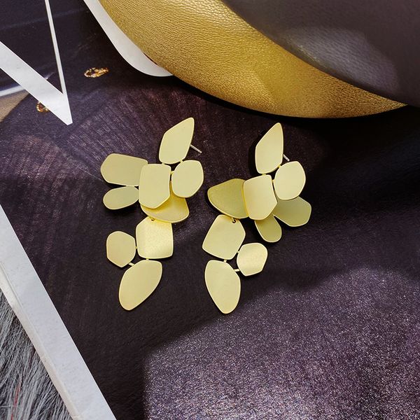 novo design de moda jóias ouro metal cobre personalidade oco folha brincos longo borla brincos para o presente feminino, Golden
novo design de moda jóias ouro metal cobre personalidade oco folha brincos longo borla brincos para o presente feminino, Golden