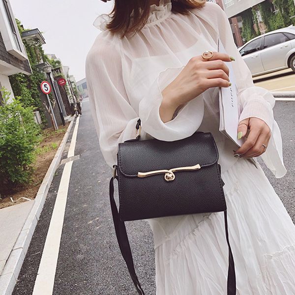 litchi pattern fashion handbag korean version of the simple shoulder messenger bag twist lock handbag
litchi pattern fashion handbag korean version of the simple shoulder messenger bag twist lock handbag