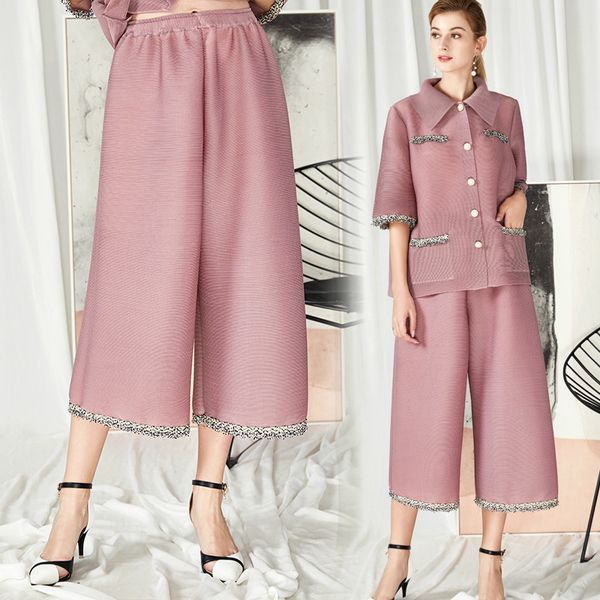 miyake fold 2020 spring new lace high waist loose casual wild seven-point straight pants women ing, Black;white
miyake fold 2020 spring new lace high waist loose casual wild seven-point straight pants women ing, Black;white