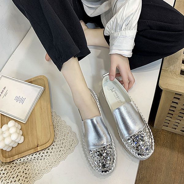2020 spring new korean version of wild sports shoes women rhinestone thick bottom flat running shoes for women zp-178
2020 spring new korean version of wild sports shoes women rhinestone thick bottom flat running shoes for women zp-178