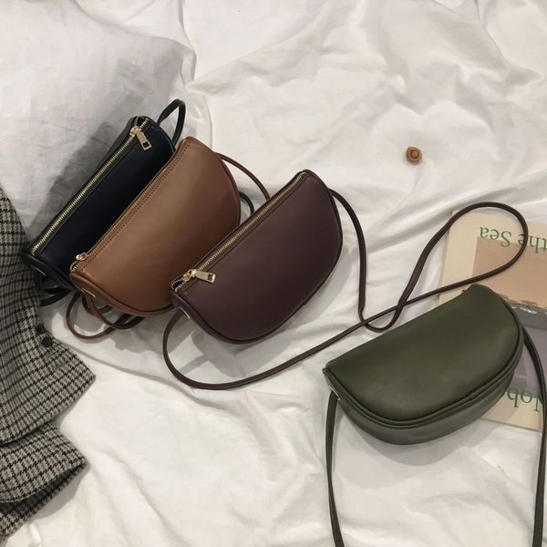 2020 дамы сумки на ремне малый fragrance темперамент crossbody сумка новая мода ретро седло ниша
2020 дамы сумки на ремне малый fragrance темперамент crossbody сумка новая мода ретро седло ниша