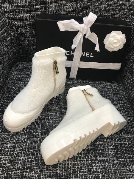 new luxury women's shoes wool snow boots fashion design brand winter women's boots very warm platform hrsd, Black
new luxury women's shoes wool snow boots fashion design brand winter women's boots very warm platform hrsd, Black