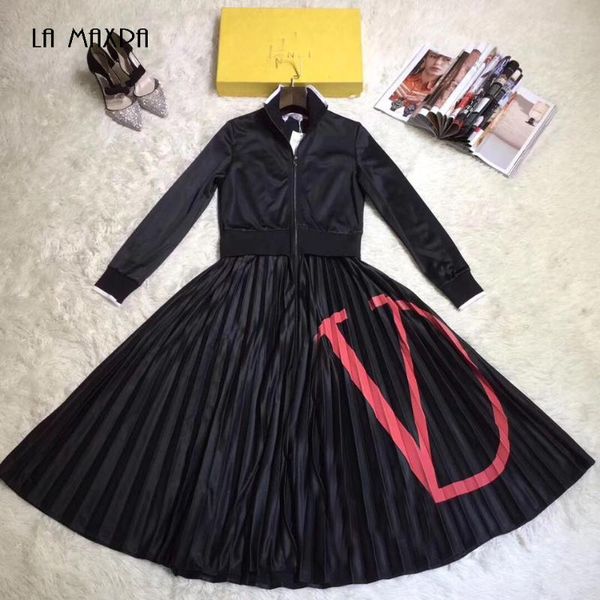 2020 new summer women bodycon dress chic high-necked letter a line drape midi dress vestidos celebrity party, Black;gray
2020 new summer women bodycon dress chic high-necked letter a line drape midi dress vestidos celebrity party, Black;gray