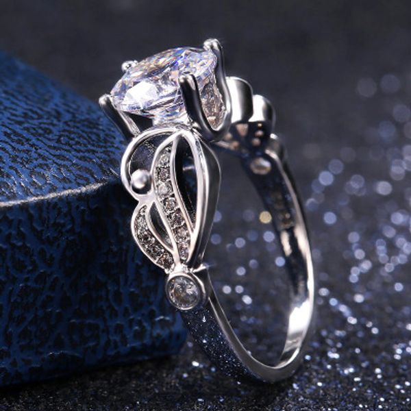 personal collection zhimu ornaments zircon inlaid with carved claw fashion ring with exquisite jewelry box, Silver
personal collection zhimu ornaments zircon inlaid with carved claw fashion ring with exquisite jewelry box, Silver