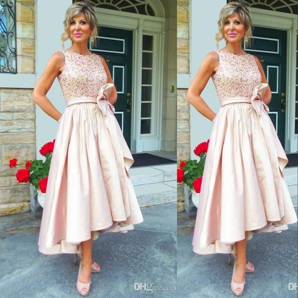 2020 elegent mother of bride dresses jewel neck blush pink crystal beaded satin short high low length formal mother of the groom gowns, Black;red
2020 elegent mother of bride dresses jewel neck blush pink crystal beaded satin short high low length formal mother of the groom gowns, Black;red