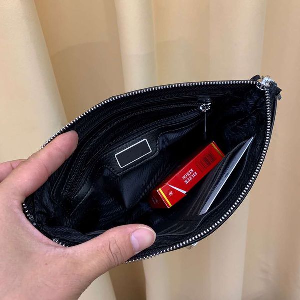 men's wallet women's wallet classic style fashionable simple large capacity brand design black zipper
men's wallet women's wallet classic style fashionable simple large capacity brand design black zipper