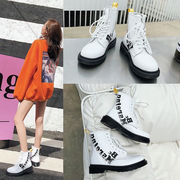 autumn winter motorcycle short boots women flat shoes fashion genuine leather england style lace-up ladies snow boots, Black
autumn winter motorcycle short boots women flat shoes fashion genuine leather england style lace-up ladies snow boots, Black