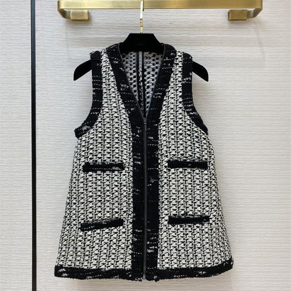 women's vests 2021 autumn high-end quality 93% wool plaid tweed waistcoat chic elegant v-neck vest c012, Black;white
women's vests 2021 autumn high-end quality 93% wool plaid tweed waistcoat chic elegant v-neck vest c012, Black;white