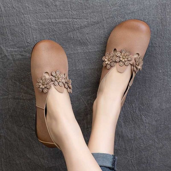 women leather loafers soft flower low heels shoes for women beige flats slip on lazy shoes genuine leather moccasin, Black
women leather loafers soft flower low heels shoes for women beige flats slip on lazy shoes genuine leather moccasin, Black