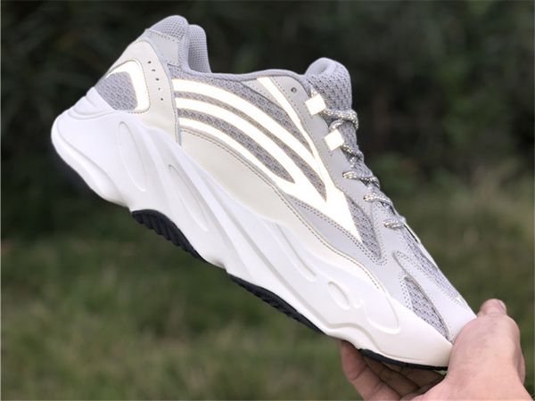 2018 Authentic 700 V2 Static Originals Kanye West Man Women Outdoor Shoes Runner Wave Mauve Triple White EF2829 Sports Sneakers With Box
2018 Authentic 700 V2 Static Originals Kanye West Man Women Outdoor Shoes Runner Wave Mauve Triple White EF2829 Sports Sneakers With Box