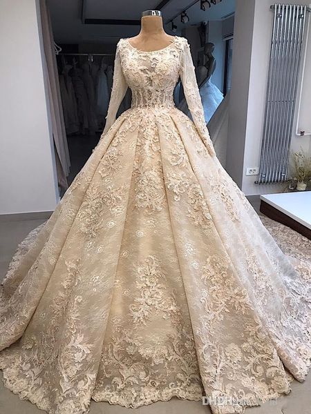 2019 new lace ball gown wedding dresses long sleeve bridal gowns sweep train appliqued beads custom made wedding dress, White
2019 new lace ball gown wedding dresses long sleeve bridal gowns sweep train appliqued beads custom made wedding dress, White