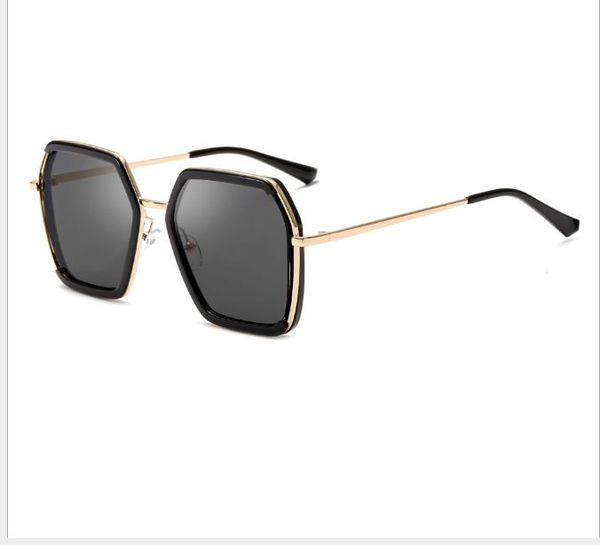 fashion ocean film metal frame sunglasses for men and women, White;black
fashion ocean film metal frame sunglasses for men and women, White;black