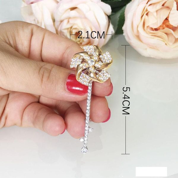 мельница стиль с инкрустацией охрой бутоньерки лидирующего вкуса аксессуары марочной металлической брошью диком, Gray
мельница стиль с инкрустацией охрой бутоньерки лидирующего вкуса аксессуары марочной металлической брошью диком, Gray