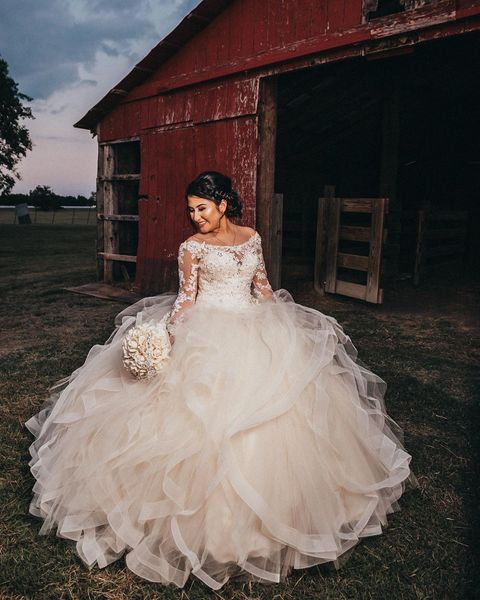 champagne lace beaded vintage quinceanera prom dresses long sleeves tiers sheer neck evening party sweet 16 dress zj107, Blue;red
champagne lace beaded vintage quinceanera prom dresses long sleeves tiers sheer neck evening party sweet 16 dress zj107, Blue;red