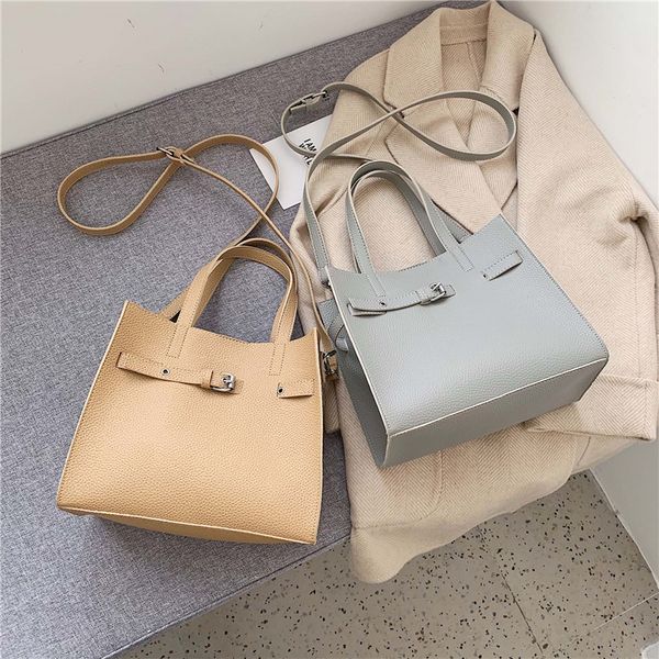 originality design large bag women 2019 new hand-held one shoulder bag fashion retro large capacity messenger tote
originality design large bag women 2019 new hand-held one shoulder bag fashion retro large capacity messenger tote