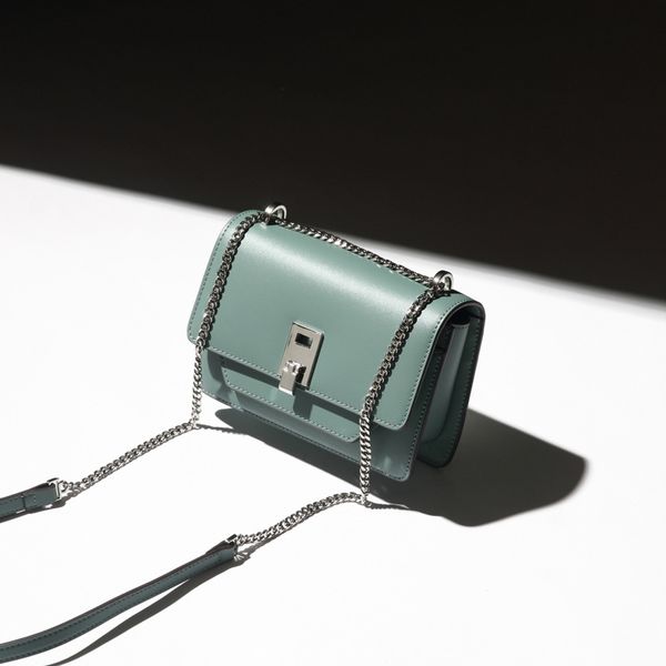 2019 new genuine leather women's bag ladies shoulder bag fashion casual messenger chain
2019 new genuine leather women's bag ladies shoulder bag fashion casual messenger chain