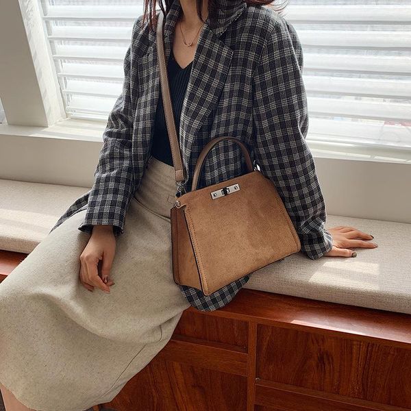 designer-factory outlets 2019 new winter temperament female messenger bag wild matte leather shoulder bag handbag woman
designer-factory outlets 2019 new winter temperament female messenger bag wild matte leather shoulder bag handbag woman