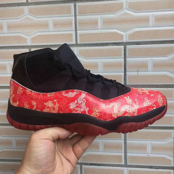 2020 новая мода jumpman 11 xi красный дракон баскетбол обувь высокого качества 11s черный белый мужские спортивные кроссовки размер 40-47
2020 новая мода jumpman 11 xi красный дракон баскетбол обувь высокого качества 11s черный белый мужские спортивные кроссовки размер 40-47
