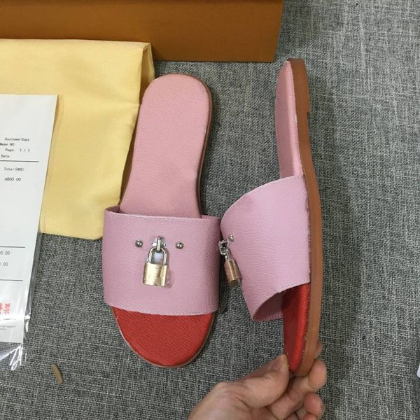 new designer womens luxury lock it slippers mix color brown leather summer female brand party slipper fashion casual flip flops, Black
new designer womens luxury lock it slippers mix color brown leather summer female brand party slipper fashion casual flip flops, Black