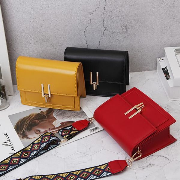 2019 горячие дизайнерские модные женские сумки широкий плечевой ремень crossbody сумка высокого качества для женщин простые маленькие квадра
2019 горячие дизайнерские модные женские сумки широкий плечевой ремень crossbody сумка высокого качества для женщин простые маленькие квадра