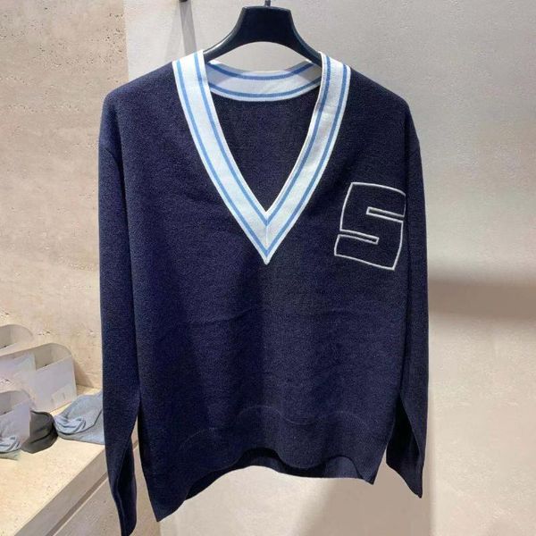 2020 spring / summer new v-neck letter jacquard hit color casual college style women's sweater, White;black
2020 spring / summer new v-neck letter jacquard hit color casual college style women's sweater, White;black