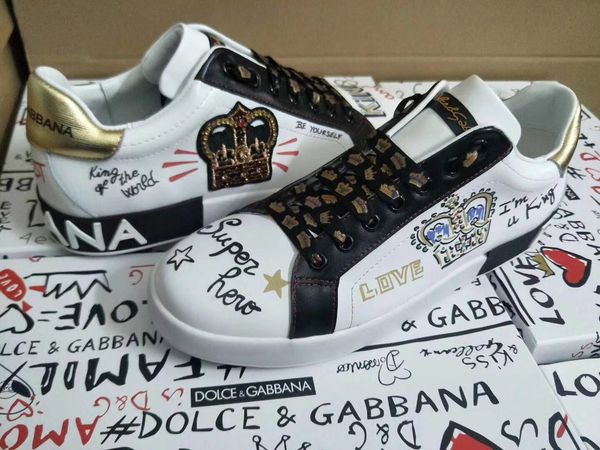 Leather men's and women's casual shoes trend sports shoes, with the original packaging shoe box delivery, couples yards: 35-45
Leather men's and women's casual shoes trend sports shoes, with the original packaging shoe box delivery, couples yards: 35-45
