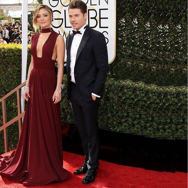 modest burgundy a line evening dresses sleeveless cutaway chiffon celebrity gowns sweep train formal evening dress, Black;red
modest burgundy a line evening dresses sleeveless cutaway chiffon celebrity gowns sweep train formal evening dress, Black;red