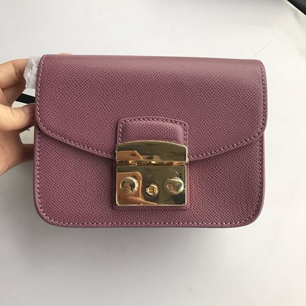2020 new leather single-shoulder slant chain small pack fashion lock-button bag small mini square bag
2020 new leather single-shoulder slant chain small pack fashion lock-button bag small mini square bag