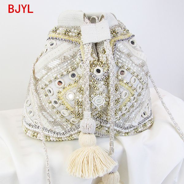fahsion diamond bag women handbag white pearl shoulder bag ladies drawstring bucket soft polyester hand beaded
fahsion diamond bag women handbag white pearl shoulder bag ladies drawstring bucket soft polyester hand beaded