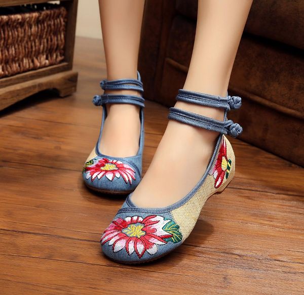 veowalk big size 41 ballerinas dancing shoes women peacock embroidery soft sole casual shoes beijing cloth walking flats, Black
veowalk big size 41 ballerinas dancing shoes women peacock embroidery soft sole casual shoes beijing cloth walking flats, Black
