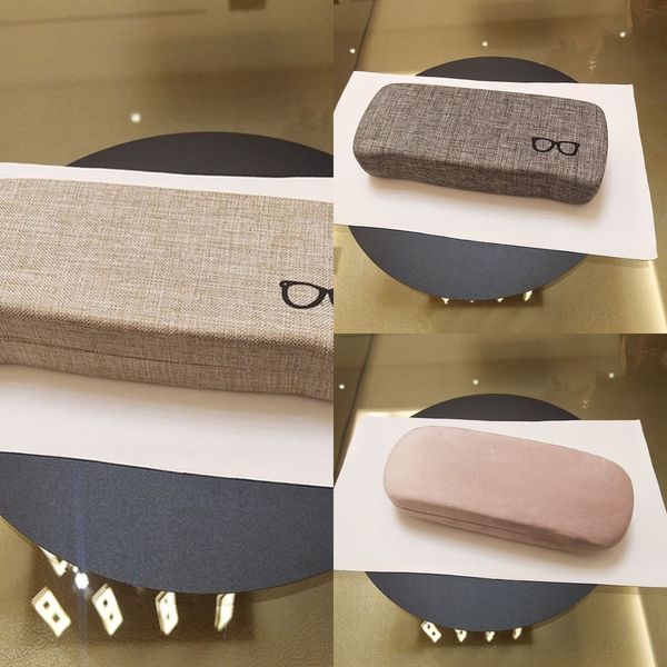 classical sun case case zipper black computer glasses glasses box environmental protection box
classical sun case case zipper black computer glasses glasses box environmental protection box