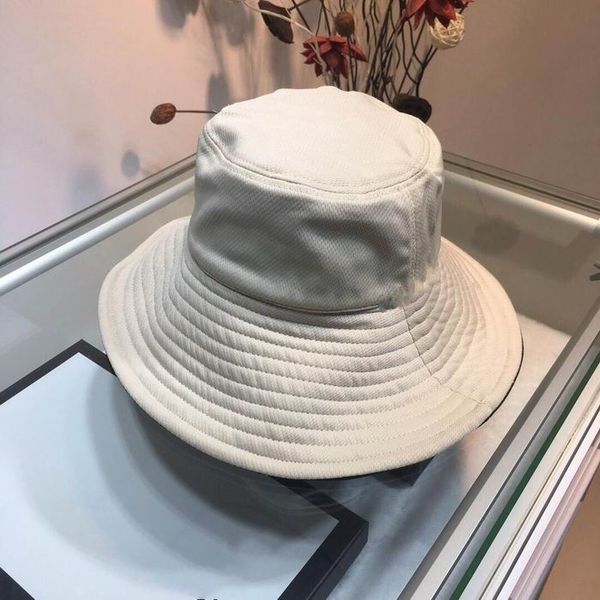 2020 new arrival cotton black white wide brim hats cap women's summer comfortable warm hats with box, Blue;gray 
2020 new arrival cotton black white wide brim hats cap women's summer comfortable warm hats with box, Blue;gray