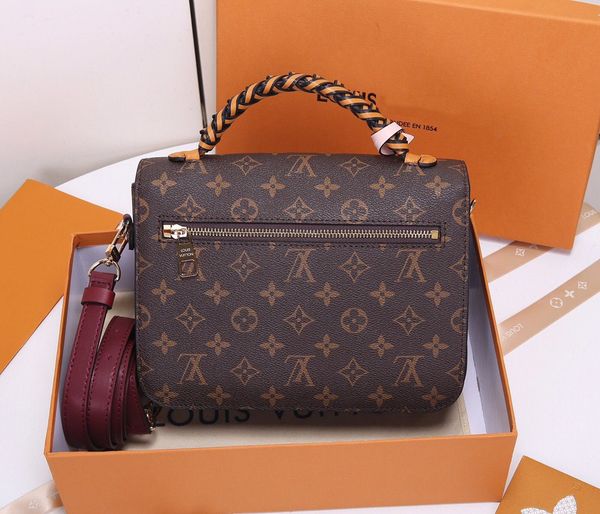 lou1s vu1tton m44668 pochette genuine leather women twist handbag messenger shoulder bag pockets totes shopping bags backpack key wallets
lou1s vu1tton m44668 pochette genuine leather women twist handbag messenger shoulder bag pockets totes shopping bags backpack key wallets