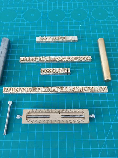 Handmade leather crafttool olid bra alphabet tamp et
Handmade leather crafttool olid bra alphabet tamp et