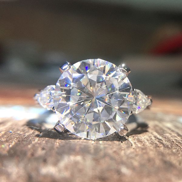 round moissanite engagement ring 5 to 8 carat df colorless lab diamond accent pear stones 14k white and rose gold wedding rings t200701, Slivery;golden
round moissanite engagement ring 5 to 8 carat df colorless lab diamond accent pear stones 14k white and rose gold wedding rings t200701, Slivery;golden