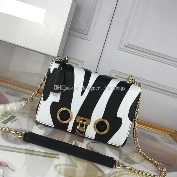designer crossbody bags fashion simple national cartoon chains flap lady shoulder bag artwork chain handbag high quality
designer crossbody bags fashion simple national cartoon chains flap lady shoulder bag artwork chain handbag high quality