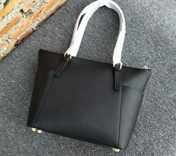 luxury ladies letter pendant large capacity tote bag cross pattern designer handbags women fashion casual pu leather shoulder o
luxury ladies letter pendant large capacity tote bag cross pattern designer handbags women fashion casual pu leather shoulder o