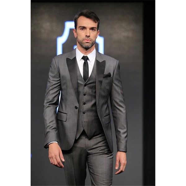 fashionable one button groomsmen peak lapel groom tuxedos men suits wedding/prom/dinner man blazer(jacket+pants+tie+vest) 694, Black;gray
fashionable one button groomsmen peak lapel groom tuxedos men suits wedding/prom/dinner man blazer(jacket+pants+tie+vest) 694, Black;gray