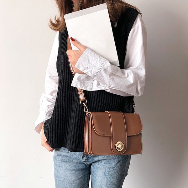 simple pu leather small square bags for ladies vintage solid wide shoulder strap crossbody bag female daily wild messenger bag
simple pu leather small square bags for ladies vintage solid wide shoulder strap crossbody bag female daily wild messenger bag
