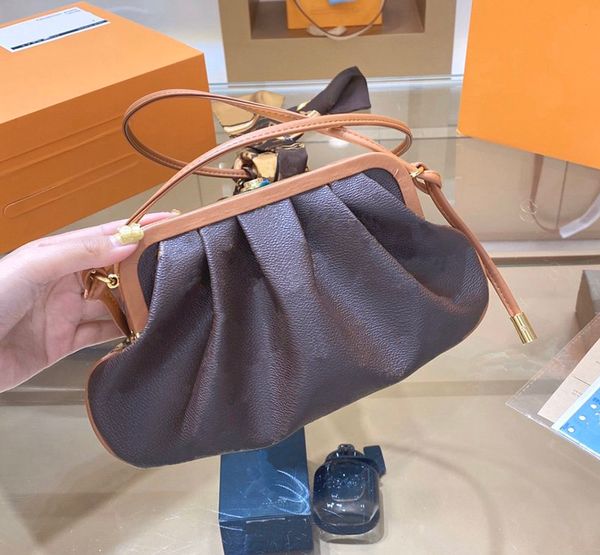 women handbags l yellow brown flower ladies fashion totes cloud style bag purse classical women purse bag
women handbags l yellow brown flower ladies fashion totes cloud style bag purse classical women purse bag