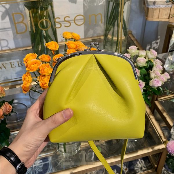 женщины сумка ретро поцелуя замок плечо crossbody сумка женского клип сумка черного pu кожа сумка телефон кошелек bolsas
женщины сумка ретро поцелуя замок плечо crossbody сумка женского клип сумка черного pu кожа сумка телефон кошелек bolsas