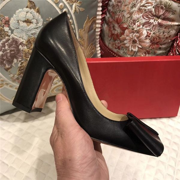 2020 fashion luxury designer women shoes high heels women dress shoes women designer high heels shoes luxury designers famous chunky flats, Black
2020 fashion luxury designer women shoes high heels women dress shoes women designer high heels shoes luxury designers famous chunky flats, Black
