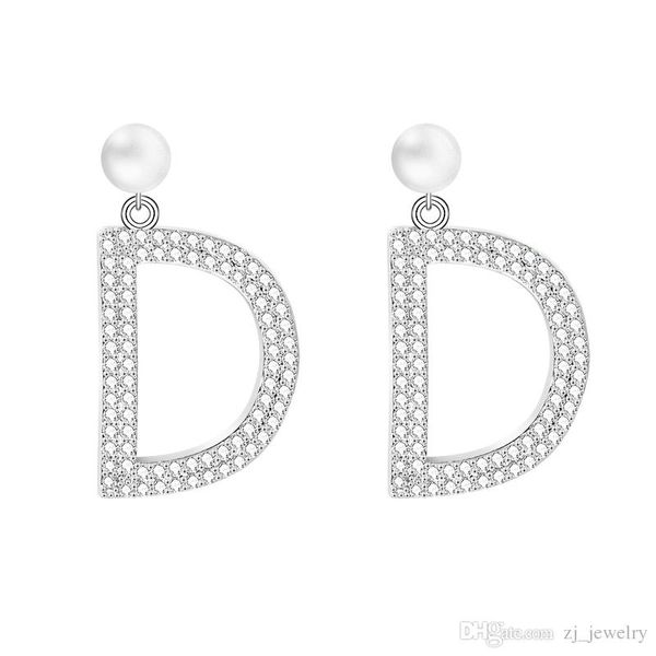 temperament and exquisite d letters and crystal stud earrings for women copper zircon jewelry earrings for mother's day gift, Golden;silver
temperament and exquisite d letters and crystal stud earrings for women copper zircon jewelry earrings for mother's day gift, Golden;silver