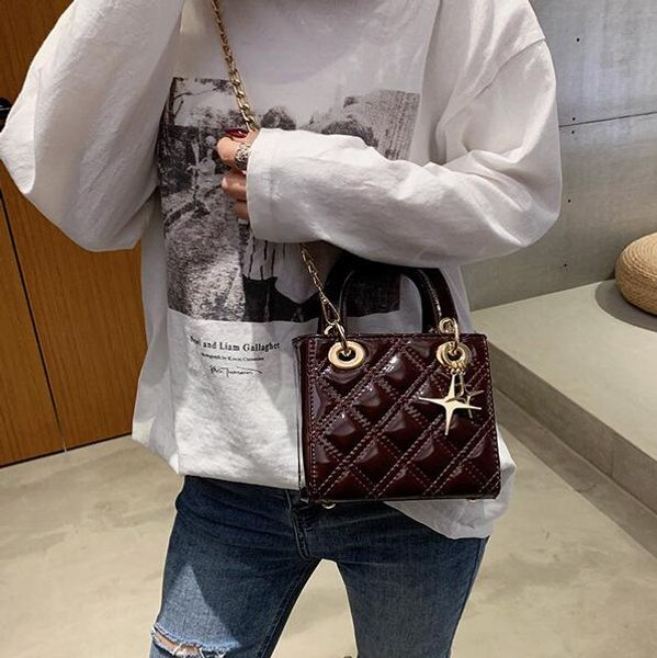 luxury designer chain wear bag female 2019 classic wild handbag fashion shoulder messenger bag ing
luxury designer chain wear bag female 2019 classic wild handbag fashion shoulder messenger bag ing