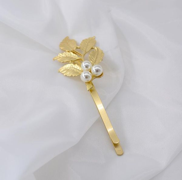bridal headdress new korean baroque sen golden tree leaf pearl hairpin word clip side clip wholesale, Golden;silver
bridal headdress new korean baroque sen golden tree leaf pearl hairpin word clip side clip wholesale, Golden;silver