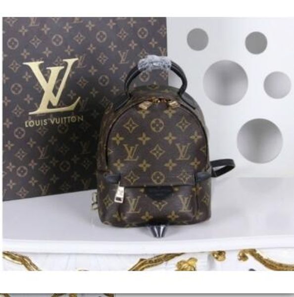 c04 100% leather new palm springs backpack mini handbag 2031
c04 100% leather new palm springs backpack mini handbag 2031