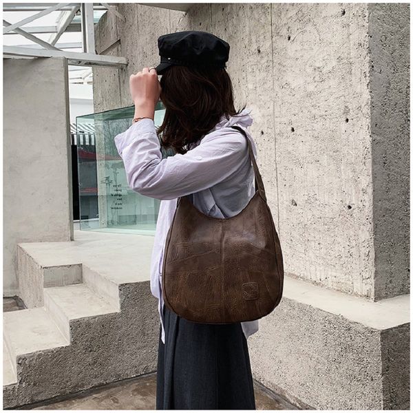 european and american fashion boston retro pu handbags wild handbag shoulder slung female bag 2020 autumn and winter new
european and american fashion boston retro pu handbags wild handbag shoulder slung female bag 2020 autumn and winter new
