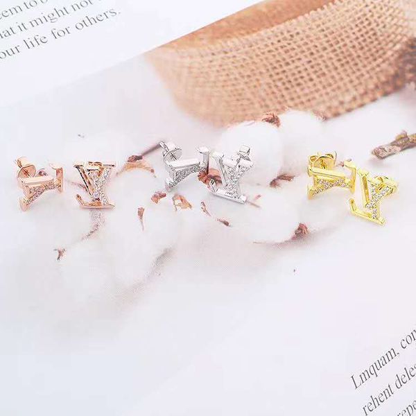 kk9designer of the latest fashion brand pure titanium steel 18-karat gold rose necklace suitable for all kinds of places, Golden;silver
kk9designer of the latest fashion brand pure titanium steel 18-karat gold rose necklace suitable for all kinds of places, Golden;silver