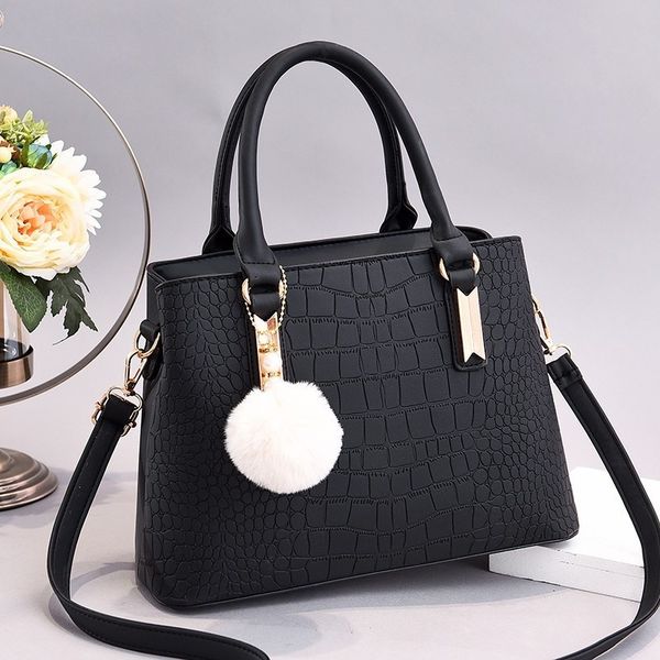 the new style is fashionable and simple spring and summer and pu single shoulder bag
the new style is fashionable and simple spring and summer and pu single shoulder bag