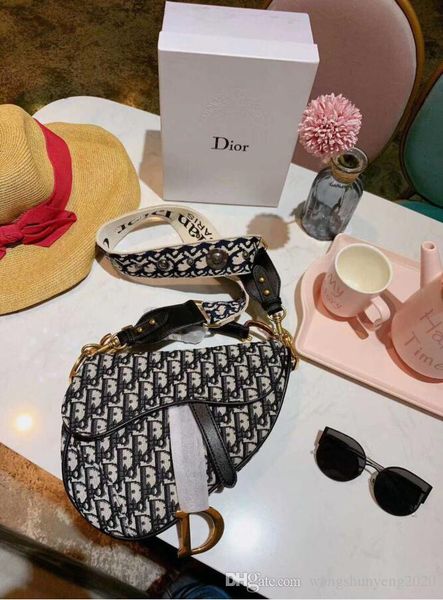 brand female bag high-quality leather female saddle bag leisure s 2018- popular classic cross-belt bag
brand female bag high-quality leather female saddle bag leisure s 2018- popular classic cross-belt bag